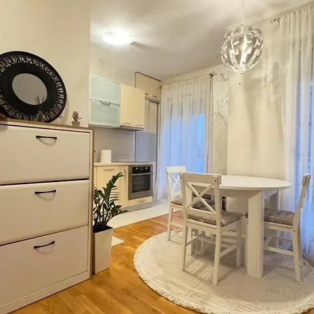 Sunnyweek Luxury Apartment Apartment
