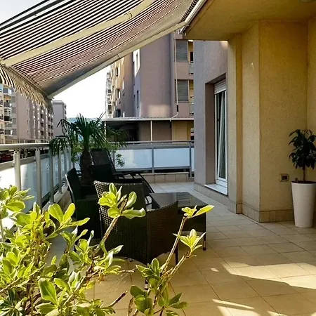 Sunnyweek Luxury Apartment
