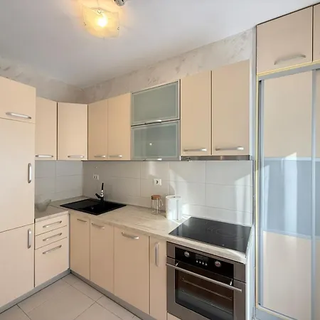 Sunnyweek Luxury Apartment