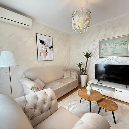 Sunnyweek Luxury Apartment Podgorica